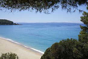 Elix, Mar-Bella Collection