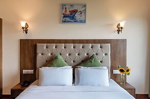 Vijaygarh Resort & Cottages with Private Pool