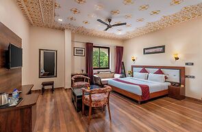 Vijaygarh Resort & Cottages with Private Pool