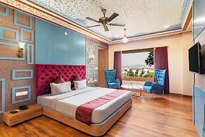 Vijaygarh Resort & Cottages with Private Pool