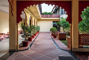 Vijaygarh Resort & Cottages with Private Pool