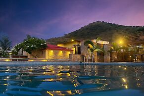 Vijaygarh Resort & Cottages with Private Pool