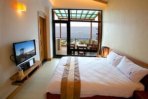 TORO Ocean Front B&B