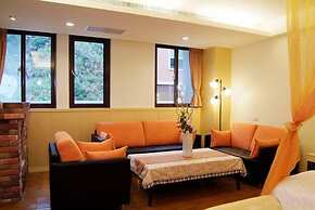 Ming Lu Holiday Hotel