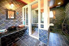 Ming Lu Holiday Hotel