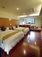 Ming Lu Holiday Hotel