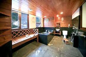 Ming Lu Holiday Hotel