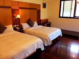 Ming Lu Holiday Hotel