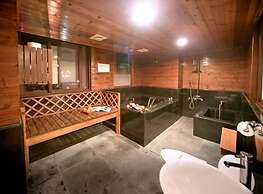 Ming Lu Holiday Hotel