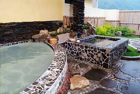 Ming Lu Holiday Hotel