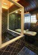 Ming Lu Holiday Hotel