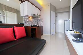Homey and Relaxing 2BR Green Pramuka Apartment