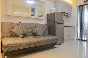 Pool View 2BR with Sofa Bed Bassura City Apartment