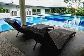 Pool View 2BR with Sofa Bed Bassura City Apartment