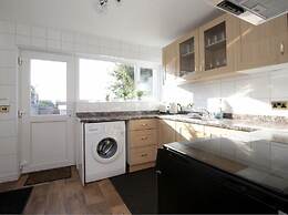 Arma Short Stays - Turner Close