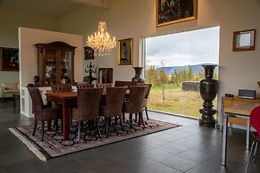 Hrafntinna Villa