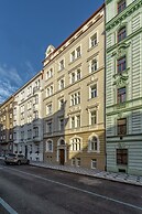 Residence Dobrovskeho 30