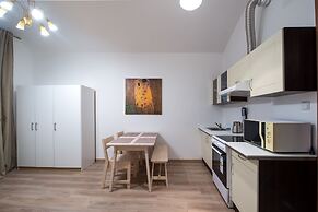 Residence Dobrovskeho 30