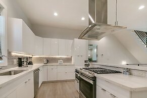 4BR Modern Townhouse near French Quarter