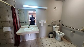 Benbrook Inn & Suites by OYO Fort Worth I-20