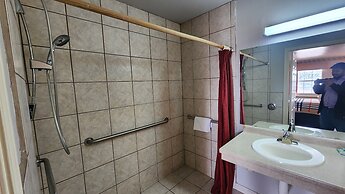 Benbrook Inn & Suites by OYO Fort Worth I-20