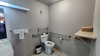 Benbrook Inn & Suites by OYO Fort Worth I-20