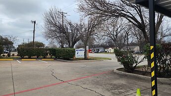 Benbrook Inn & Suites by OYO Fort Worth I-20
