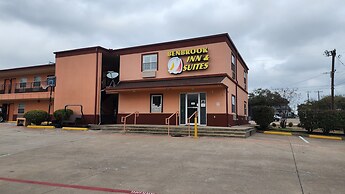 Benbrook Inn & Suites by OYO Fort Worth I-20