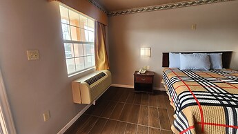 Benbrook Inn & Suites by OYO Fort Worth I-20