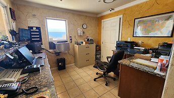 Benbrook Inn & Suites by OYO Fort Worth I-20