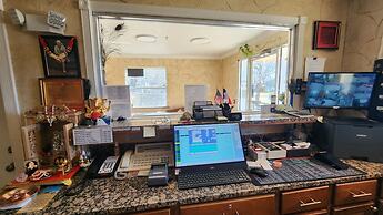 Benbrook Inn & Suites by OYO Fort Worth I-20