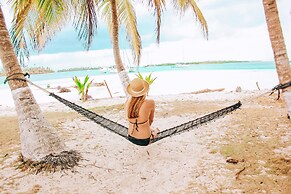 Private Over-the-Water Cabin in San Blas including Meals