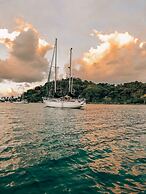 Private Over-the-Water Cabin in San Blas including Meals