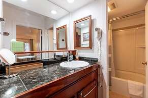 Vantage Point Apartments with easy Access to Gondola by RedAwning