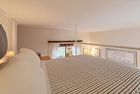 The Quietest Corner of Trastevere, AC & Elevator