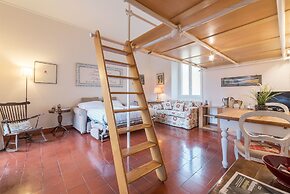 The Quietest Corner of Trastevere, AC & Elevator