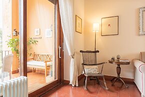 The Quietest Corner of Trastevere, AC & Elevator