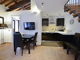 Ibernesi 1 Apartment