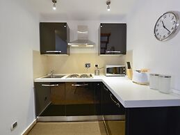 Ibernesi 1 Apartment