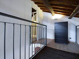 Ibernesi 1 Apartment