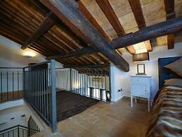 Ibernesi 1 Apartment