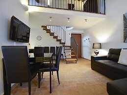 Ibernesi 1 Apartment