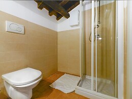 Ibernesi 1 Apartment