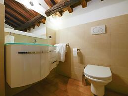 Ibernesi 1 Apartment