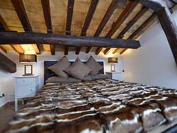 Ibernesi 1 Apartment