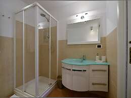 Ibernesi 1 Apartment