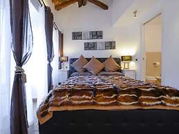 Ibernesi 1 Apartment