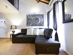 Ibernesi 1 Apartment