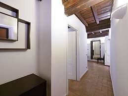 Ibernesi 2 Apartment