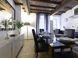 Ibernesi 2 Apartment
